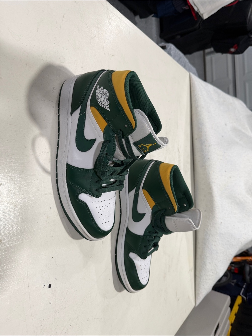 Nike Men’s High-Top Sneakers in Green, White & Yellow - Picture 3 of 5